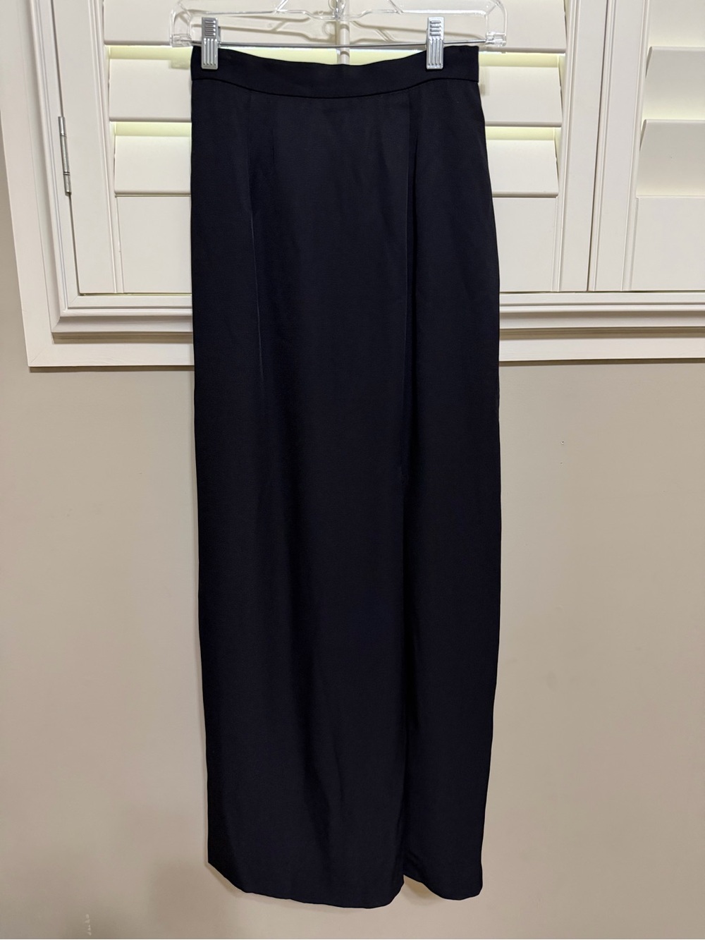 Francais vintage 4 Elegant Black Maxi Skirt Sleek Straight Cut 24” waist euc